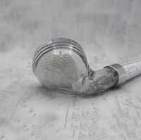 SŁUCHAWKA PRYSZNICOWA Z FILTREM TURMALIN JONIZACJA KAMIENIAMI