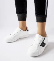 Białe sneakersy z czarnymi wstawkami Rizzo 38