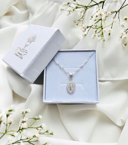 Medalik komunijny Matka Boska Cudowna srebro 925 40cm na Komunię na Chrzest na Arena.pl