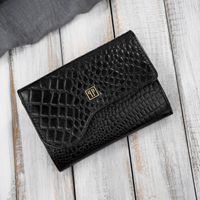 portfel damski skórzany mały czarny croco w orientacji poziomej z ochroną