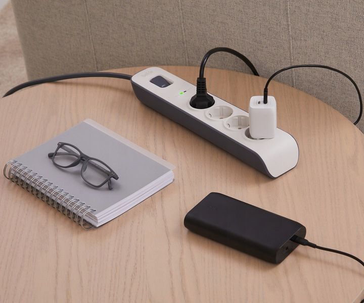 Belkin Listwa antyprzepięciowa do 525J 4x AC Schuko, z kablem 2m BSV400VF2M zdjęcie 4