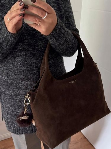 Torebka Flora&Co duża czekoladowa zamsz eco zamszowa breloczek brąz shopper na Arena.pl