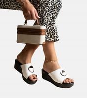 Klapki damskie białe na koturnie z klamerką eko skóra 29322 rozmiar 38