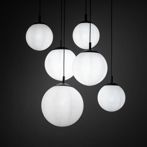 Zwisowa lampa na belce Esme 4793 do salonu balls biała czarna na Arena.pl
