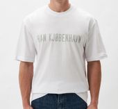 HAN Kjøbenhavn Daily HK Logo Boxy Tee - T-shirty S