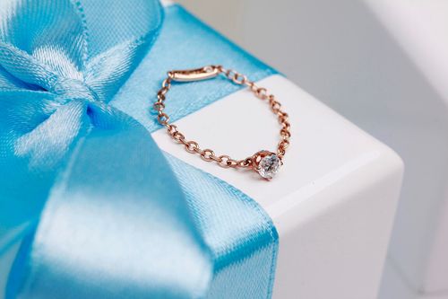 exclusive | pierścionek łańcuszkowy z brylantem 0,13ct w różowym złocie 750 na Arena.pl