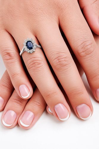 pierścionek z szafirem i brylantami w stylu księżnej kate na Arena.pl