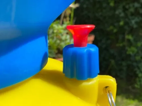 Opryskiwacz ciśnieniowy ogrodowy ręczny BEST POLSKA 5L długa lanca 96cm na Arena.pl