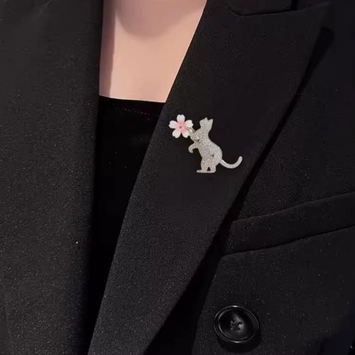 broszka ozdobna emaliowana - kotek z kwiatkiem bz211 na Arena.pl