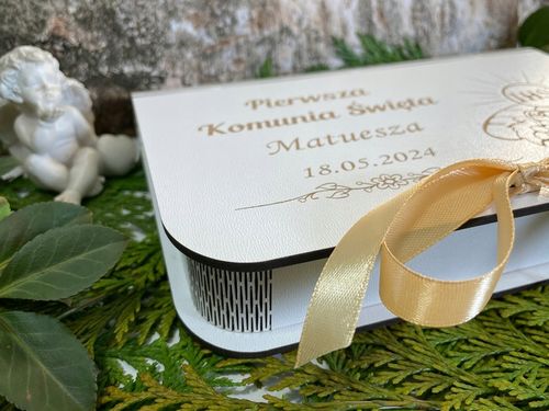 PAMIĄTKA PIERWSZEJ KOMUNII ŚWIĘTEJ Prezent Pudełko na Komunię BIAŁE na Arena.pl