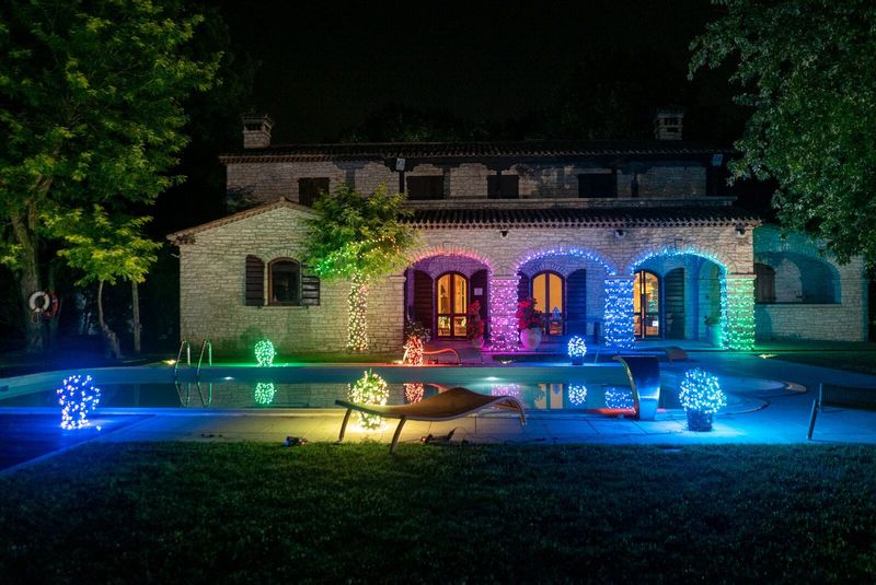 Inteligentne lampki choinkowe Twinkly Strings 100 LED RGB 8 m zdjęcie 16