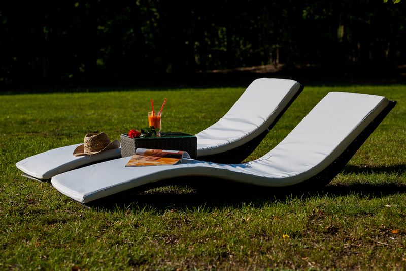 Komplet leżaków z szarego technorattanu zdjęcie 4