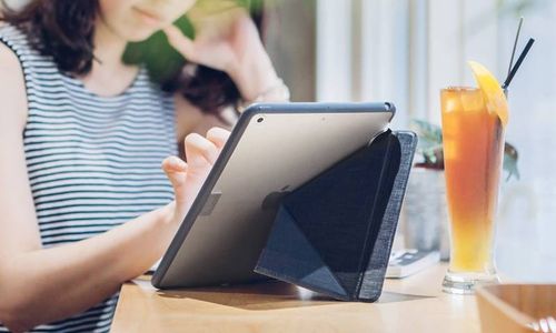 Moshi VersaCover - Etui origami iPad 9.7 na Arena.pl