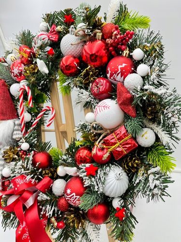 Wianek świąteczny 45cm biało-czerwony ze skrzatem wieniec stroik lampki LED na Arena.pl