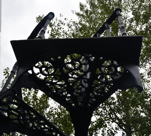 SCHODY KRĘCONE FI 1,36 M - WZÓR NR 2 - 1 TRALKA NA STOPNIU ŻELIWNE na Arena.pl