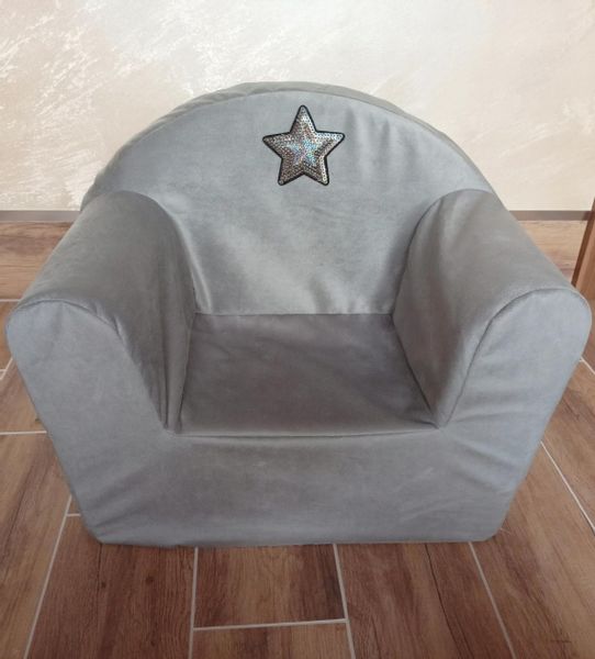 Fotelik z pianki dla dzieci pufa welur/plusz szary zdjęcie 10