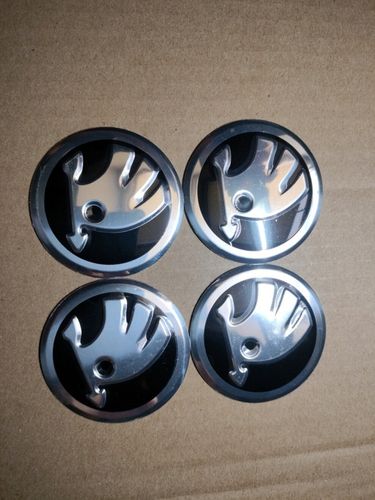 Naklejki emblemat na kołpaki dekielki koła skoda 56 mm aluminium 4 szt NOWE na Arena.pl