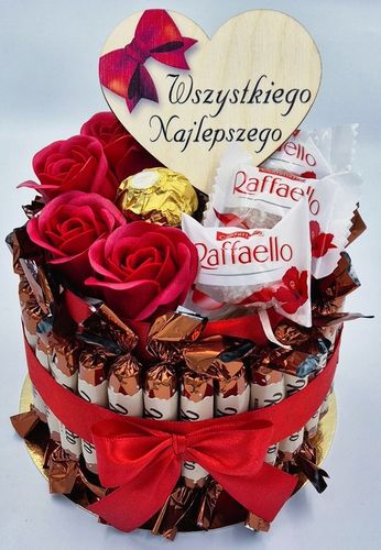 Tort ze Słodyczy Kosz Prezentowy Zestaw Prezent na Urodziny Imieniny na Arena.pl