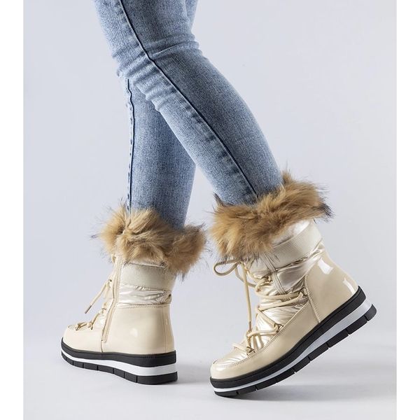 Beżowe lakierowane śniegowce z futerkiem r.36 zdjęcie 3