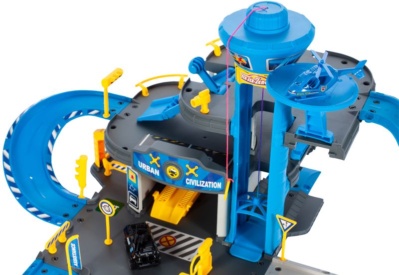 Parking Policyjny z Helikopterem zdjęcie 8