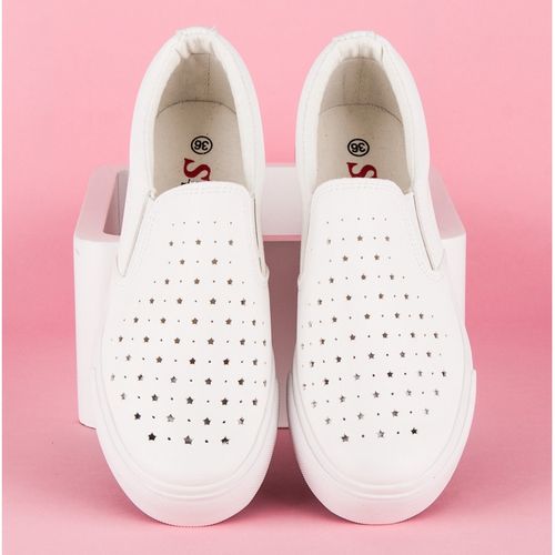 Ażurowe slipony r.39 na Arena.pl