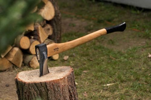 SIEKIERA Z KLINEM 2KG TRZONEK Z HIKORY na Arena.pl