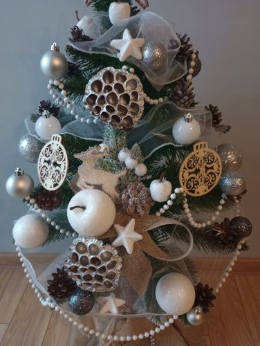 Choinka NA PNIU ubrana Z DEKORACJĄ ozdobami ubrana 100 cm z lampkami LED na Arena.pl