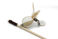 Zabawka dla kota drewniana wędka z pluszową piłką i piórkiem 40-102cm