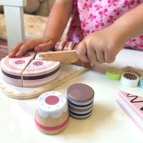TOOKY TOY Drewniany Zestaw Małego Cukiernika Słodkości do Krojenia na Rzepy w Pudełku Cukiernia Tort Sweet Cake na Arena.pl