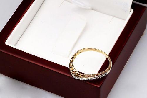 Złoty pierścionek PXD2715 - Diament na Arena.pl