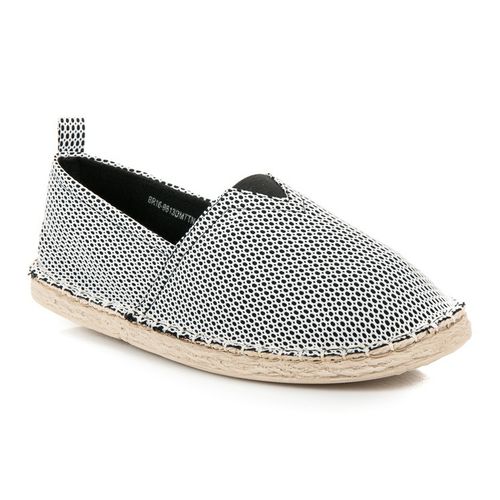 Wsuwane espadryle ze wzorem r.39 na Arena.pl