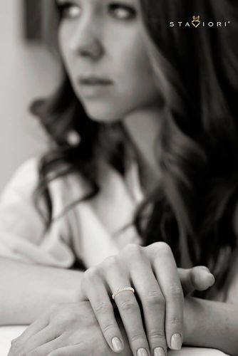 pierścionek / obrączka z brylancikami, złoto 585 na Arena.pl