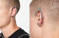 DESIGN Spiczasta nausznica w srebrnym kolorze