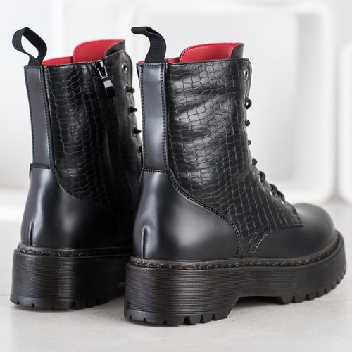 Czarne Glany Na Platformie r.41 na Arena.pl