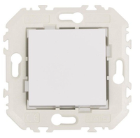 Efapel Quadro45 gniazdo pojedyncze z uziemieniem z klapką aluminium 45475 KWAL