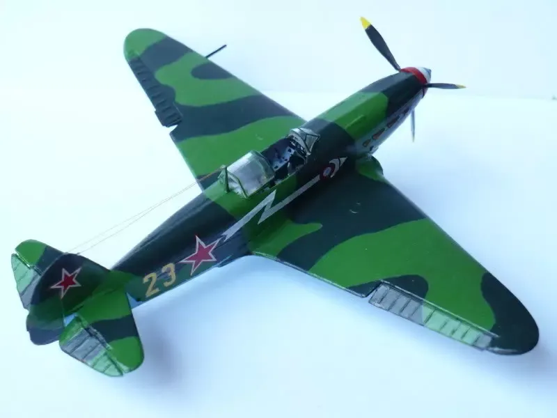 Yak-1M Normandie, B-19, 1:72 zdjęcie 4
