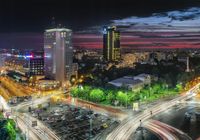 FOTOTAPETA FLIZ Miasto nocą we Mgle Mosty 200x130