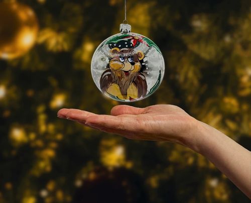 Bombka choinkowa szklana: Niebieska z misiem i świątecznymi ozdobami na Arena.pl