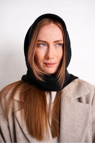 Elegancka chusta Black Simplicity - modna, uniwersalna, klasyk Czarny na Arena.pl