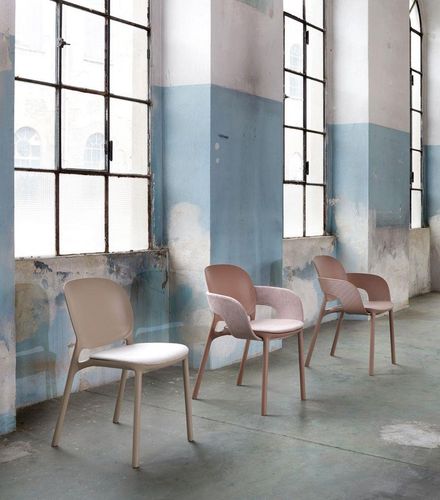 Krzesło Hug z podłokietnikami anthracite na Arena.pl