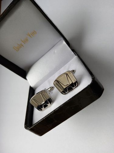 Spinki do mankietów koszul Exciting Srebrne Logo Honda w Etui Szkatułka na Arena.pl