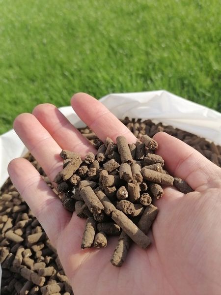 Naturalny nawóz do roślin obornik OBOMIX Końsko-Kurzy granulowany 40 litrów zdjęcie 2