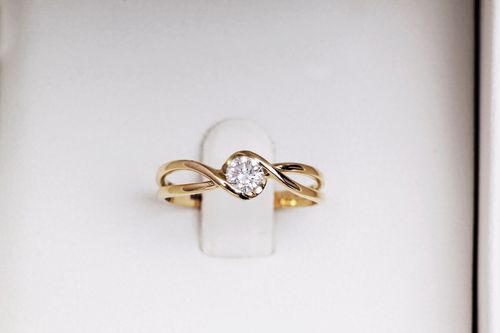 Złoty pierścionek PZD4357 - Diament na Arena.pl