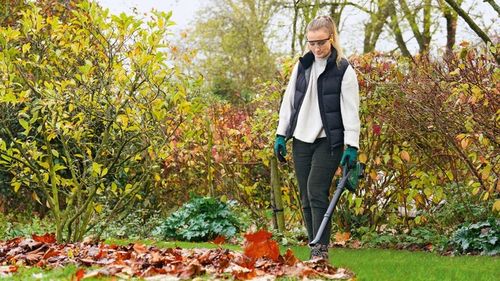AKUMULATOROWA DMUCHAWA DO LIŚCI UniversalLeafBlower 18V-130 BOSCH na Arena.pl