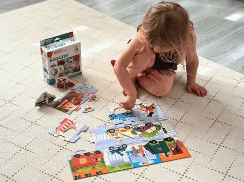 Puzzle 17 elementów. Pojazdy. Pierwsze puzzle + figurki na Arena.pl