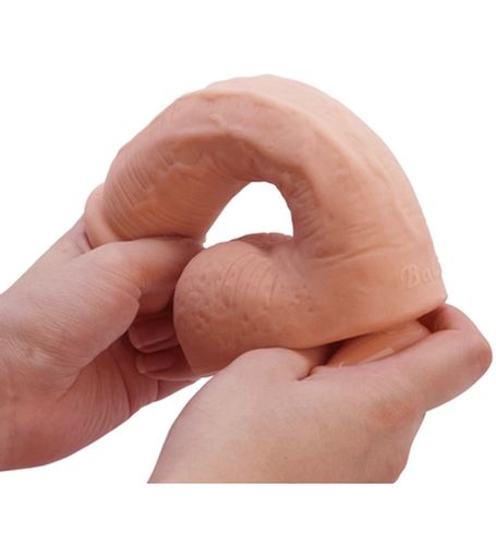 Pokaźne dildo z cyberskóry na Arena.pl