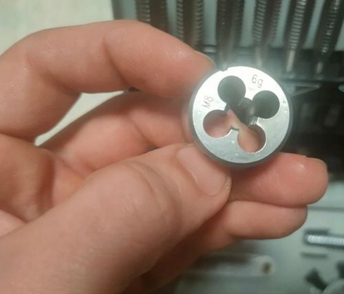 ZESTAW GWINTOWNIKÓW I NARZYNEK CALOWYCH 24EL. JBC na Arena.pl