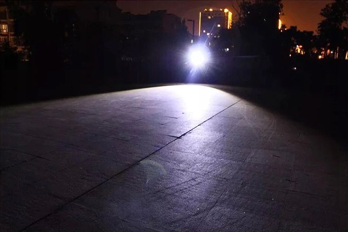LAMPKA ROWEROWA T6 USB + TYŁ zdjęcie 10