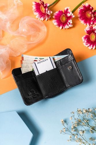 mały, kompaktowy portfel damski z błyszczącej skóry naturalnej - lorenti na Arena.pl