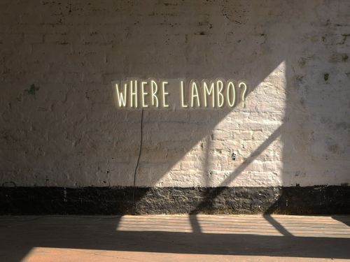 Napis LED Where Lambo? na Arena.pl